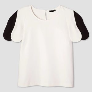 Black and white tulip sleeve